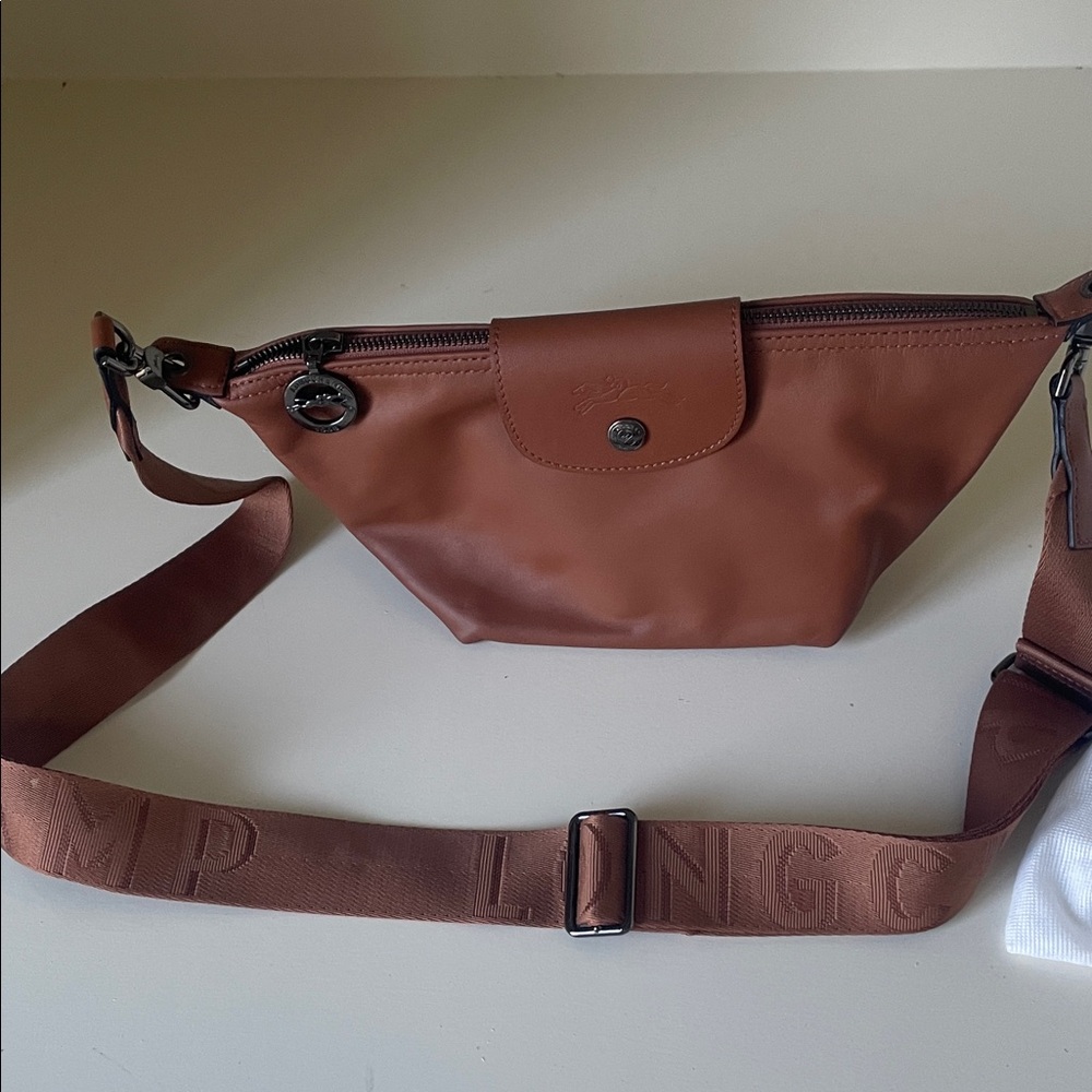 LONGCHAMP LE PLIAGE XTRA XS CROSSBODY BAG
Cognac - Leather